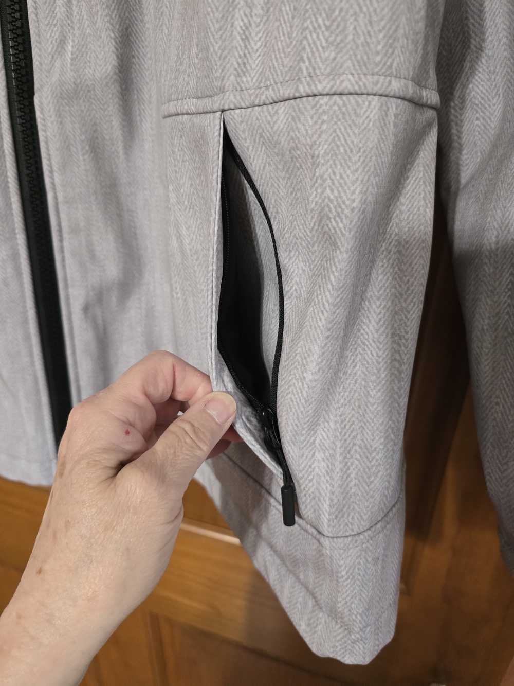 NWT- Free Country Women's Freecycle Super Softshell Jacket in the "Silver Chip". - Picture 6 of 11